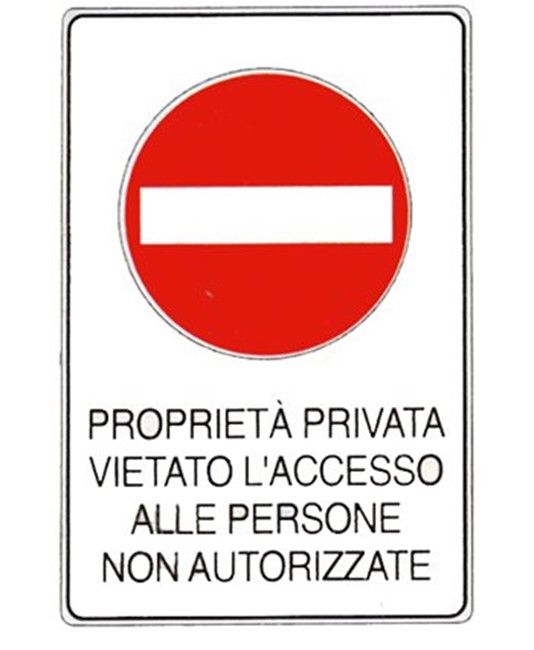 Cartello 'proprietà privata vietato l'accesso alle persone non autorizzate'