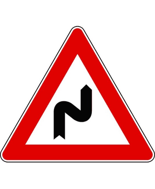 Cartello stradale doppia curva a destra