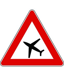 Cartello stradale  presenza aeroplani