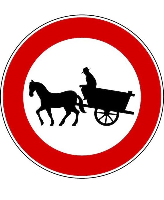 Cartello transito vietato ai veicoli a trazione animale