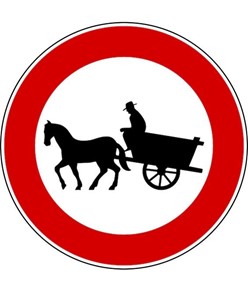 Cartello transito vietato ai veicoli a trazione animale